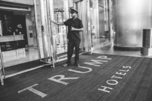 entrada do Trump International Hotel Chicago
